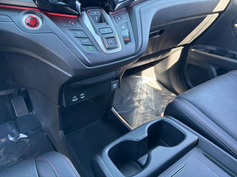 Used 2025 Honda Odyssey Sport-L image 25