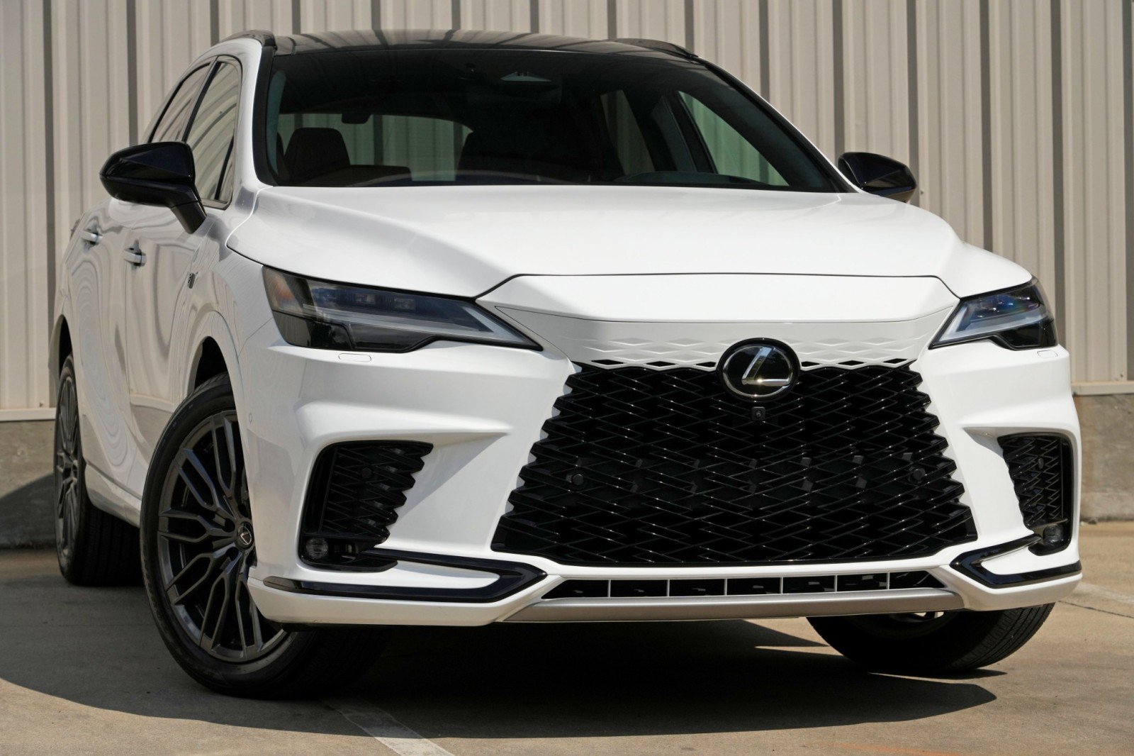 Used 2023 Lexus RX 500h F Sport AWD/4WD image 4