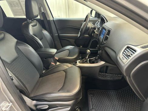 Used 2019 Jeep Compass Latitude w/ Cold Weather Group image 13