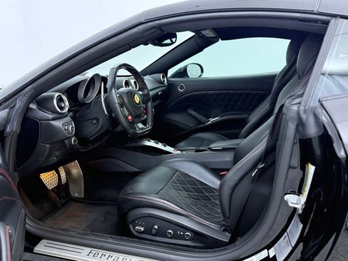 Used 2017 Ferrari California T image 36