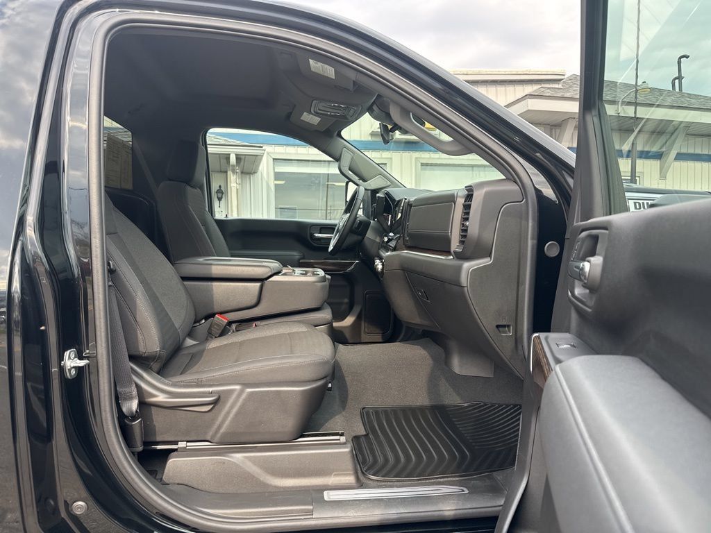 Used 2025 GMC Sierra 2500 SLE w/ SLE Convenience Package AWD/4WD image 23
