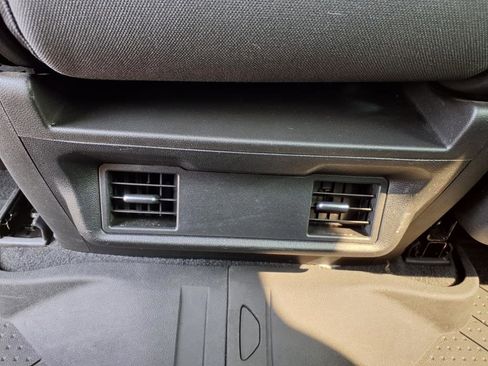 Used 2020 Chevrolet Silverado 1500 Custom w/ Custom Value Package image 16