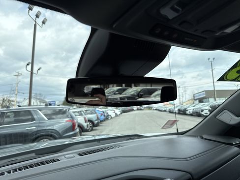 Used 2023 Chevrolet Silverado 1500 LT image 25