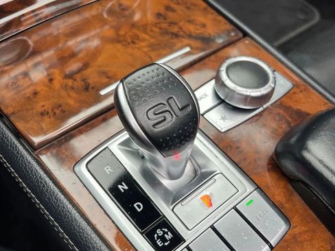 Used 2013 Mercedes-Benz SL 550 w/ Premium Pkg image 17