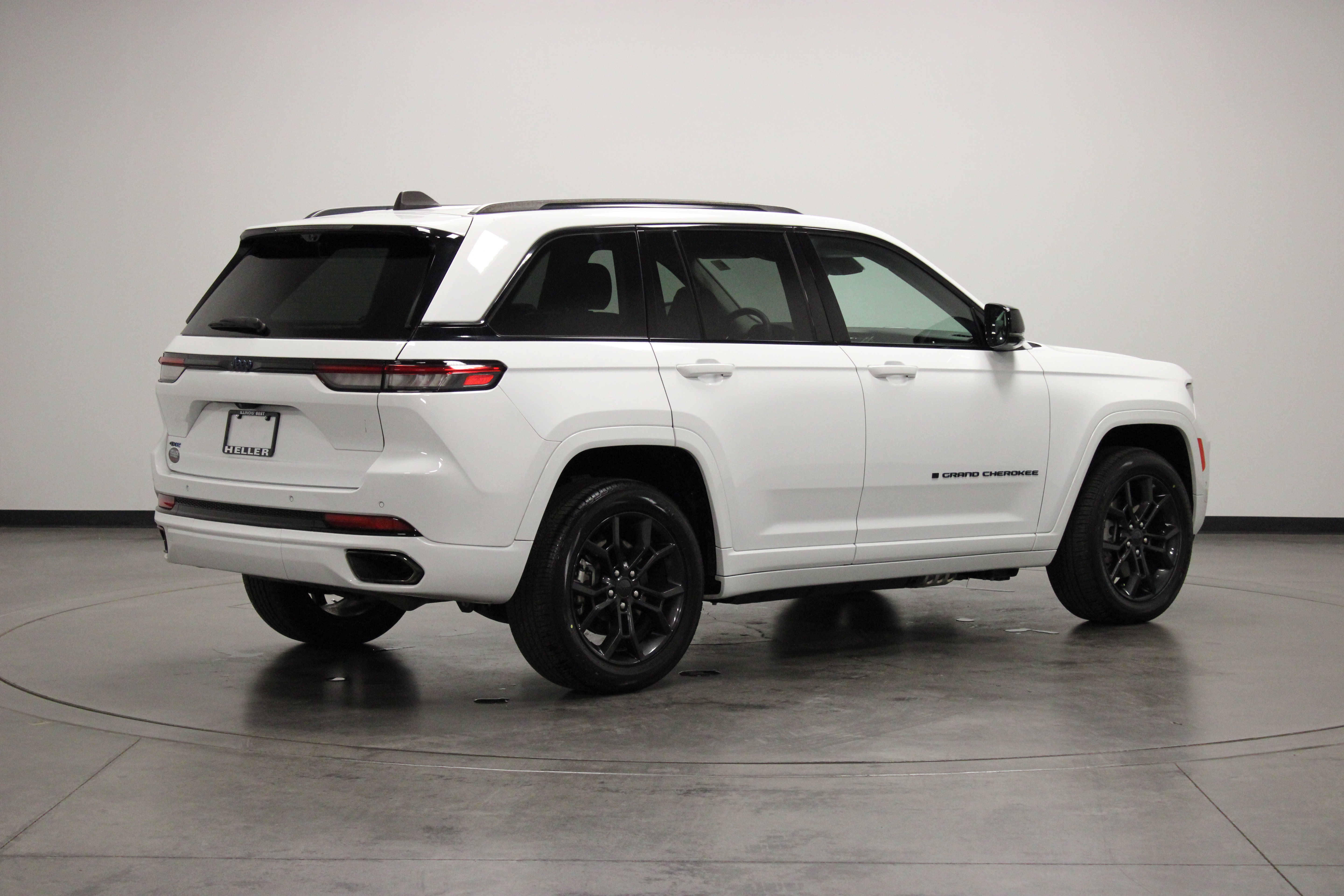 Used 2024 Jeep Grand Cherokee Limited 4xe AWD/4WD image 8