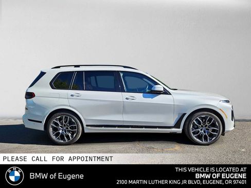 Used 2024 BMW X7 xDrive40i w/ M Sport Package AWD/4WD image 2