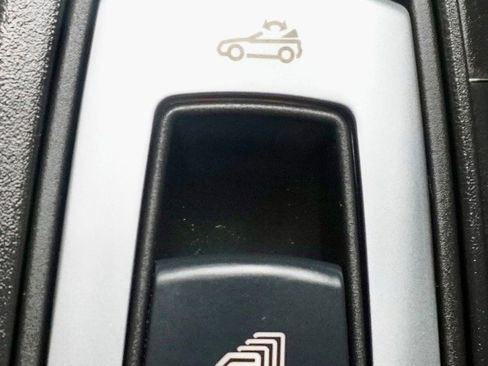 Used 2011 Mercedes-Benz E 550 Cabriolet image 25