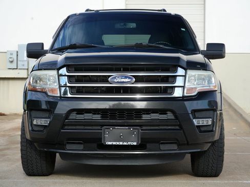 Used 2015 Ford Expedition XLT RWD image 16