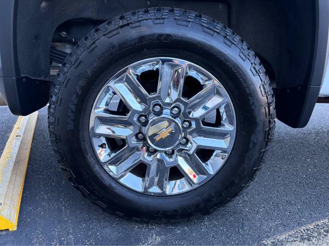 Used 2024 Chevrolet Silverado 3500 High Country w/ High Country Premium Package AWD/4WD image 15