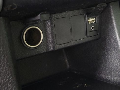 Used 2017 Toyota Corolla LE FWD image 32