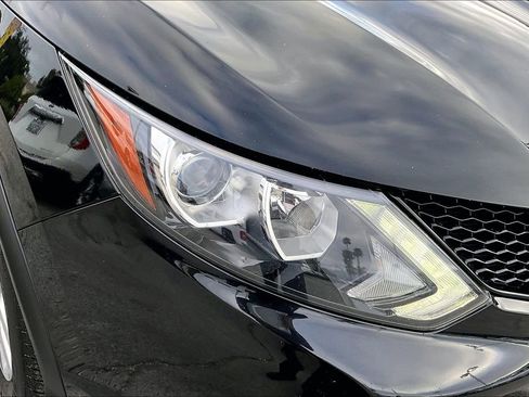 Used 2019 Nissan Rogue Sport S FWD image 32