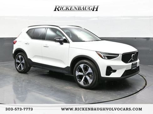 Used 2023 Volvo XC40 B5 Plus w/ Climate Package image 1