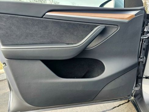 Used 2024 Tesla Model Y Long Range image 19