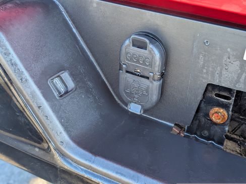 Used 2020 Chevrolet Silverado 1500 Custom Trail Boss w/ Custom Convenience Package image 32