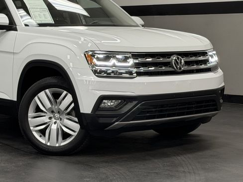 Used 2019 Volkswagen Atlas SE w/ Panoramic Sunroof Package image 3