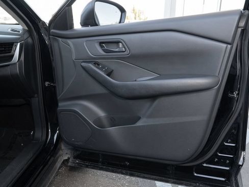 Used 2024 Nissan Rogue S AWD/4WD image 41