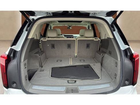 Certified 2022 Cadillac XT6 Premium Luxury image 19