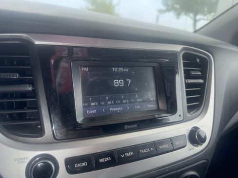 Used 2018 Hyundai Accent SE FWD image 7