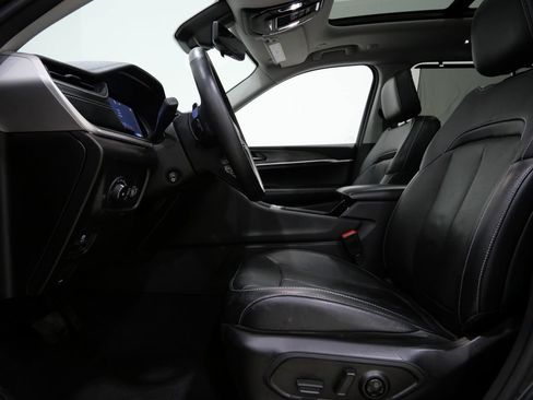 Used 2022 Jeep Grand Cherokee L Limited w/ Luxury Tech Group II image 12