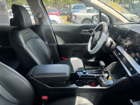 Certified 2023 Kia Sportage EX FWD image 9