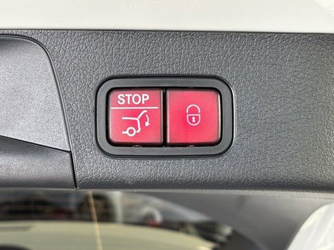 New 2026 Mercedes-Benz GLB 250 4MATIC image 25