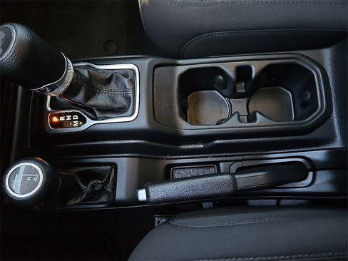 Used 2022 Jeep Wrangler Sport image 25