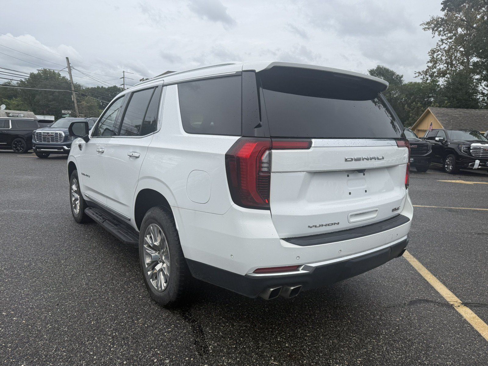 Used 2025 GMC Yukon Denali AWD/4WD image 5