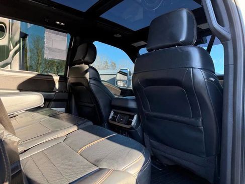 Used 2024 Ford F250 Platinum image 25