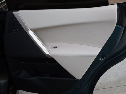 Used 2022 BMW iX xDrive50 w/ Premium Package image 19