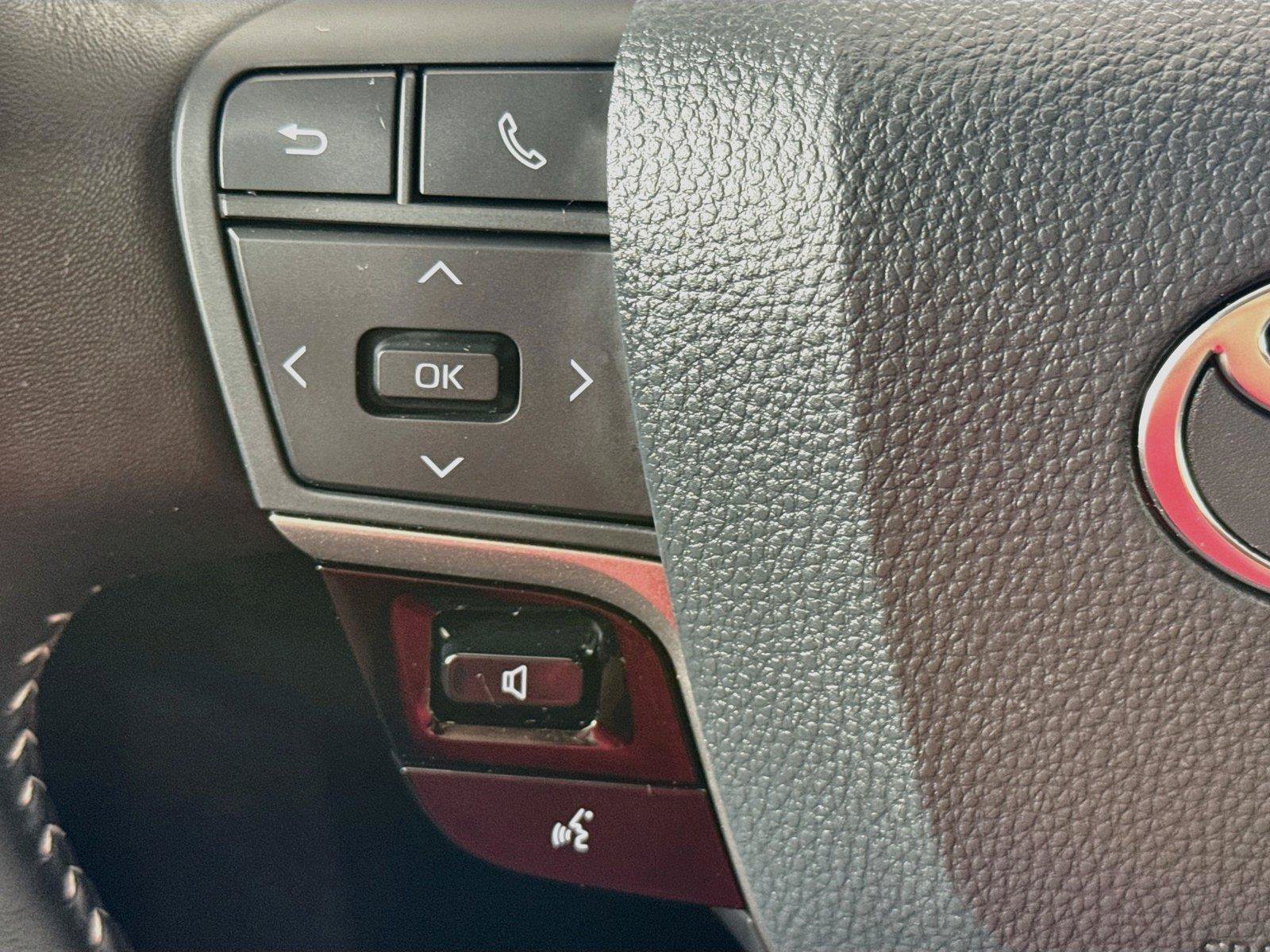Used 2026 Toyota Camry SE FWD image 15