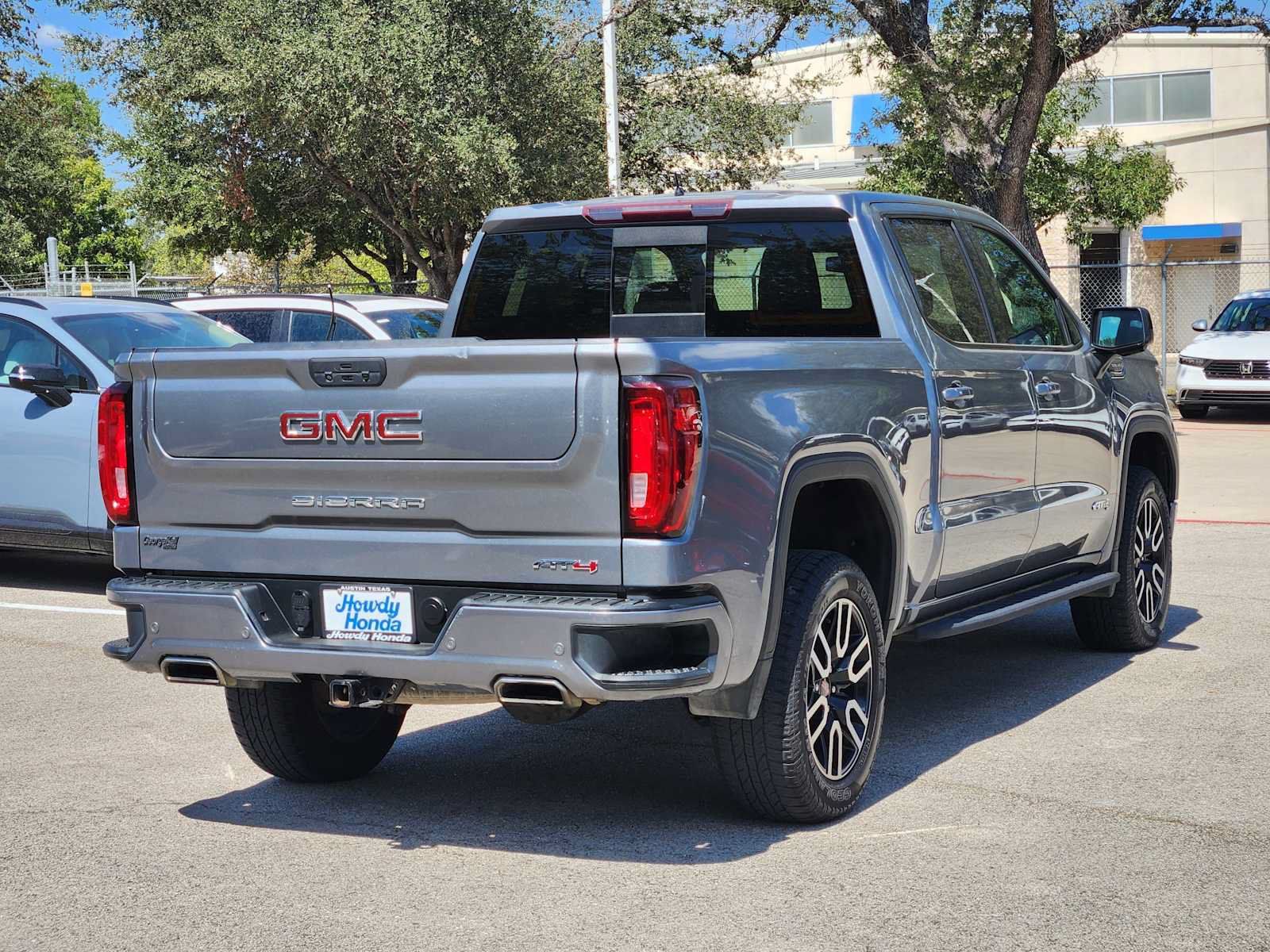 Used 2021 GMC Sierra 1500 AT4 w/ AT4 Premium Package AWD/4WD image 6