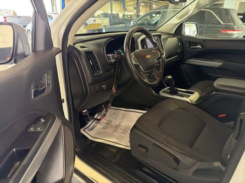 Used 2021 Chevrolet Colorado LT w/ Fleet Safety Package image 5