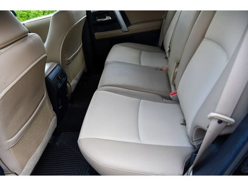 Used 2015 Toyota 4Runner SR5 Premium AWD/4WD image 16