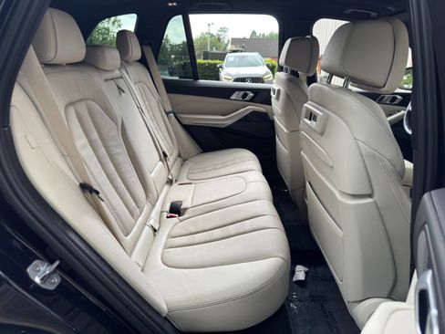 Used 2020 BMW X5 sDrive40i w/ M Sport Package RWD image 39