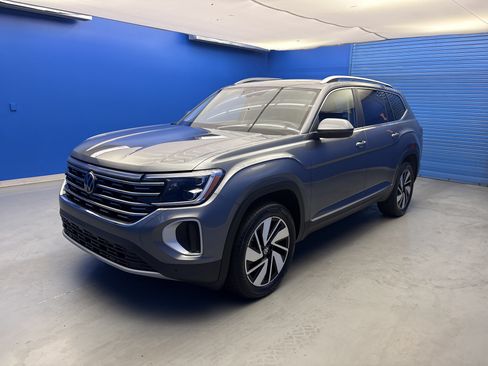 Used 2024 Volkswagen Atlas SEL AWD/4WD image 4
