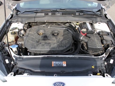 Used 2014 Ford Fusion SE w/ Equipment Group 202A image 14