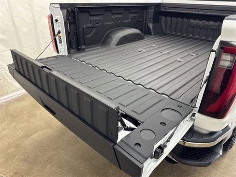 Used 2024 GMC Sierra 2500 SLT w/ SLT Premium Package image 26