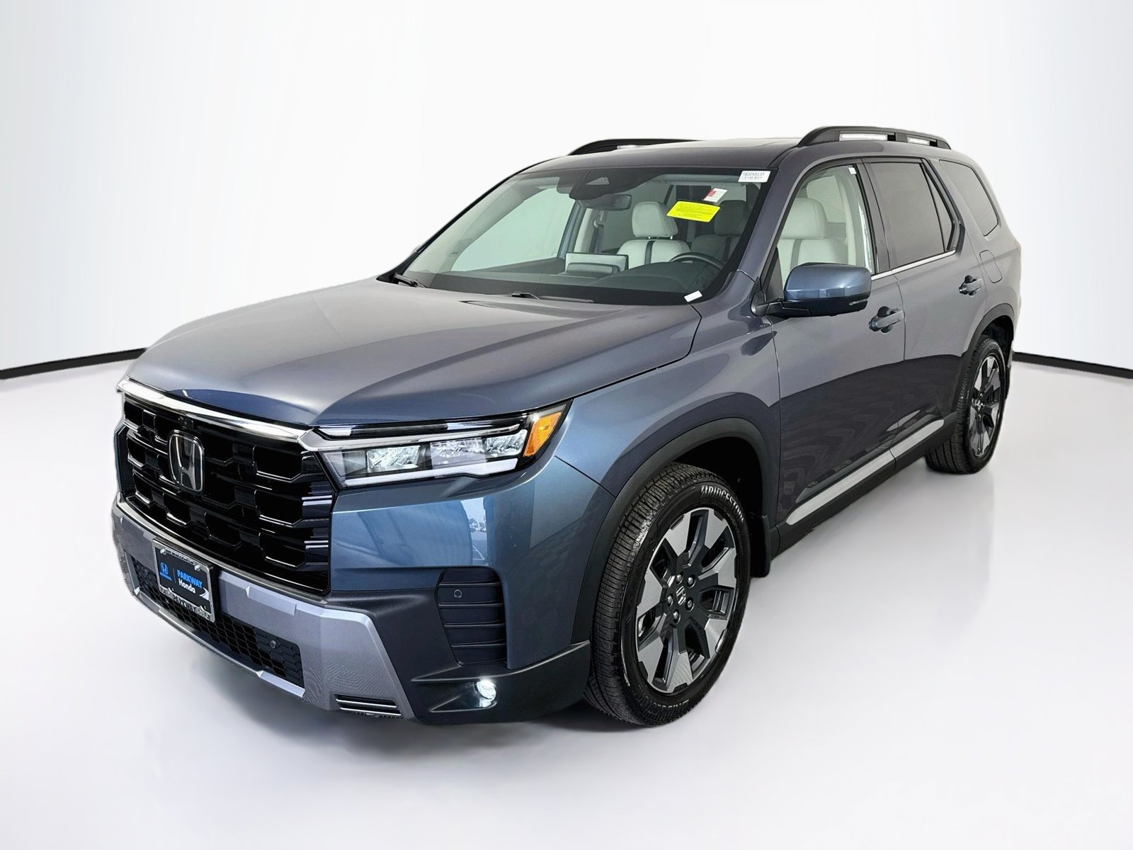 Used 2026 Honda Pilot Touring image 3