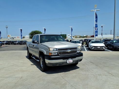 Used 2005 Chevrolet Silverado 2500 LS RWD image 7