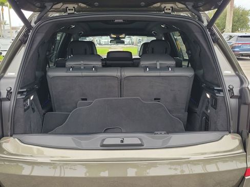 Used 2024 BMW X7 M60i w/ Executive Package image 9