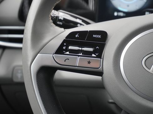 Used 2024 Hyundai Elantra SEL w/ Convenience Package image 13