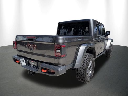 Used 2025 Jeep Gladiator Mojave w/ Convenience Group AWD/4WD image 16