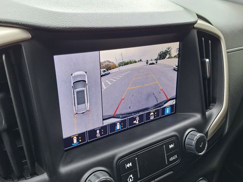 Used 2022 GMC Terrain Denali w/ Black Diamond Edition image 13