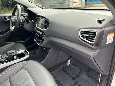 Used 2019 Hyundai Ioniq Limited image 26