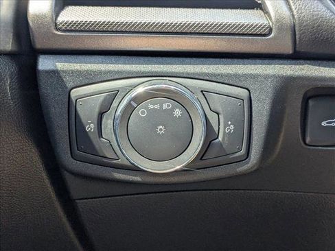 Used 2019 Ford Fusion SE image 11