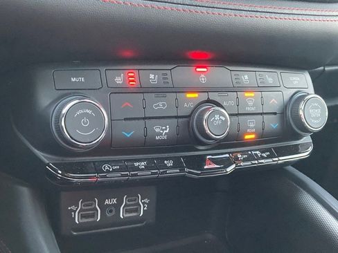 Used 2024 Dodge Durango GT image 26