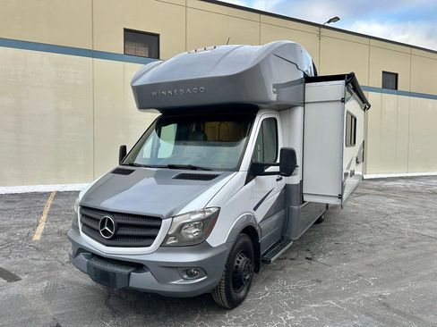 Used 2017 Mercedes-Benz Sprinter 3500 image 3