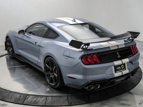 Used 2022 Ford Mustang Shelby GT500 w/ Carbon Fiber Track Pack RWD image 14