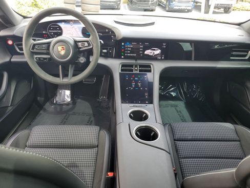 Used 2025 Porsche Taycan image 15