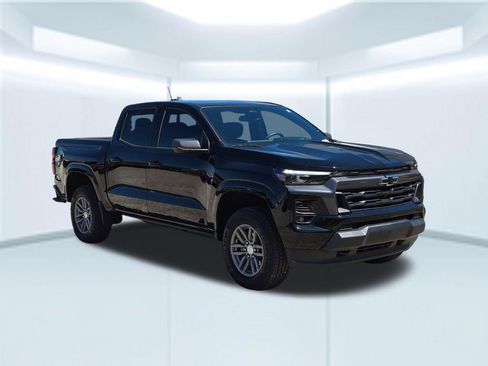 Used 2025 Chevrolet Colorado LT w/ LT Convenience Package AWD/4WD image 8